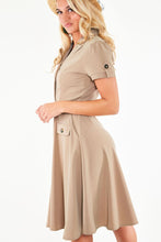 Laden Sie das Bild in den Galerie-Viewer, Swingkleid Ida Safari, Beige