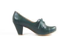 Laden Sie das Bild in den Galerie-Viewer, Maytal Schnürschuhe im Vintage-Stil, Grün
