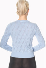 Laden Sie das Bild in den Galerie-Viewer, Cardigan Goddess mit Flamingo-Lochstickerei, Hellblau
