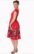 Laden Sie das Bild in den Galerie-Viewer, Swingkleid Vanity, Rot

