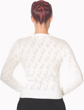 Laden Sie das Bild in den Galerie-Viewer, Cardigan Goddess mit Flamingo-Lochstickerei, Ivory
