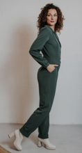 Laden Sie das Bild in den Galerie-Viewer, Jumpsuit Longsleeve Green Gabardine, Grün
