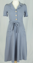 Laden Sie das Bild in den Galerie-Viewer, Kleid Revers Dress  Midi Leinen, Lavendel
