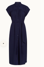Laden Sie das Bild in den Galerie-Viewer, Kleid Amy Tortoise, Navy, Plus Size
