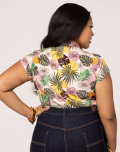 Laden Sie das Bild in den Galerie-Viewer, Bluse Benita,Tropisches Blumenmuster, Plus Size
