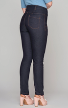 Laden Sie das Bild in den Galerie-Viewer, Jeanshose Rebell Katie, Dunkelblau, Plus Size
