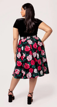 Laden Sie das Bild in den Galerie-Viewer, Swingrock Paint me Roses, Schwarz, Plus Size
