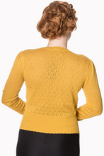 Laden Sie das Bild in den Galerie-Viewer, Feinstrick-Pulli Basic Instinct mit Lochmuster, Senf
