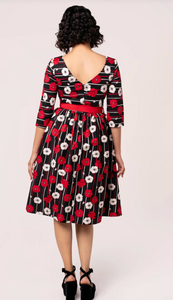 Swingkleid Poppy, Blumenmuster-Schwarz