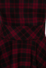 Laden Sie das Bild in den Galerie-Viewer, Latzkleid Carmina Pinafore, Tartan-Burgundy
