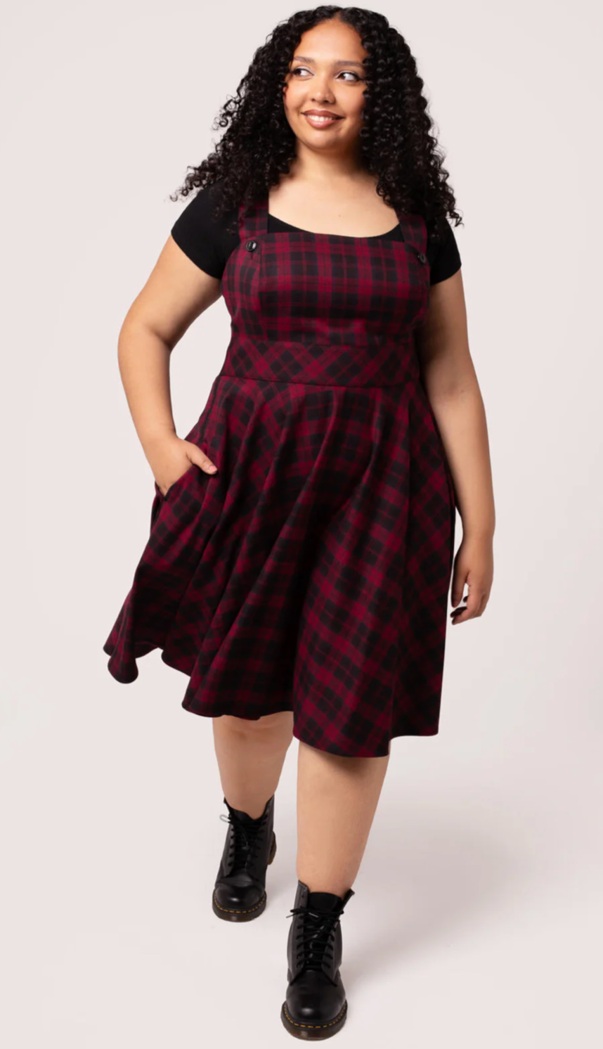 Latzkleid Carmina Pinafore, Tartan-Burgundy Plus Size