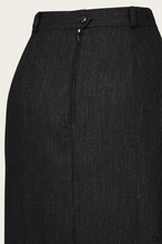 Laden Sie das Bild in den Galerie-Viewer, The Tripple Step Skirt, Wollmix, Black &amp; Charcoal Tweed, Plus Size
