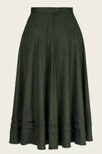 Laden Sie das Bild in den Galerie-Viewer, The Tireless Trailblazer Skirt, Wollmix, Pine green wool blend, Plus Size
