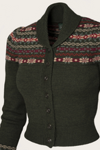 Laden Sie das Bild in den Galerie-Viewer, Cardigan The Fair Isle, Merinowolle, Pine Green
