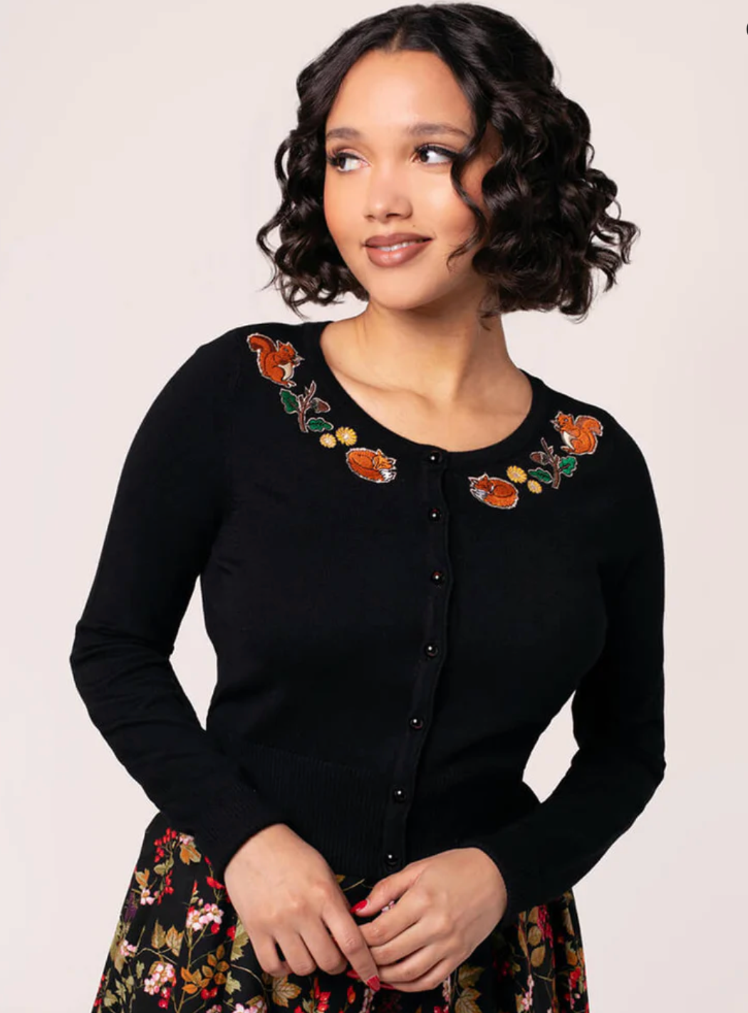 Cardigan Chester mit herbstlichem Motiv,Schwarz