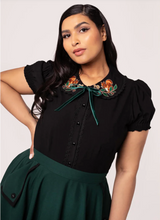 Laden Sie das Bild in den Galerie-Viewer, Vinatge Bluse Chester, mit herbstlichem, Plus Size
