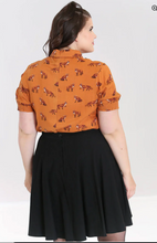 Laden Sie das Bild in den Galerie-Viewer, Bluse Vixey Fox 40&#39;s, Braun, Plus Size
