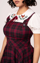 Laden Sie das Bild in den Galerie-Viewer, Latzkleid Carmina 50&#39;s Pinafore, Burgundy, Plus Size
