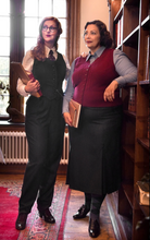 Laden Sie das Bild in den Galerie-Viewer, The Triple Step Skirt, Wollmix, Black &amp; Charcoal

