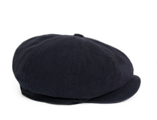 Laden Sie das Bild in den Galerie-Viewer, Klassische Schiebermütze, Olive oder Navy
