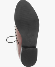Laden Sie das Bild in den Galerie-Viewer, Retro Schnürstiefeletten Magic Carpet,
