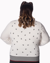 Laden Sie das Bild in den Galerie-Viewer, Cardigan Close Call mit Anker-Stickerrei, Ivory, Plus Size
