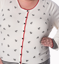 Laden Sie das Bild in den Galerie-Viewer, Cardigan Close Call mit Anker-Stickerrei, Ivory, Plus Size
