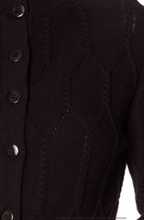 Laden Sie das Bild in den Galerie-Viewer, Cardigan Midnight Daze mit Zopfmuster, Schwarz
