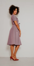 Laden Sie das Bild in den Galerie-Viewer, Hemdblusenkleid Revers Tricot 40's, Flieder
