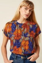 Laden Sie das Bild in den Galerie-Viewer, Vintage-Bluse Stella Maui,Blumenprint, Multi
