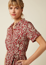 Laden Sie das Bild in den Galerie-Viewer, Swingkleid Olive Paradis 40's, Blumenmuster, Rot

