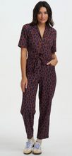 Laden Sie das Bild in den Galerie-Viewer, Jumpsuit, Meredith Boilersuit, Braun-Navy
