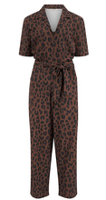 Laden Sie das Bild in den Galerie-Viewer, Jumpsuit, Meredith Boilersuit, Braun-Navy
