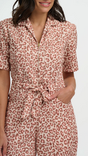 Laden Sie das Bild in den Galerie-Viewer, Einteiler, Meredith Boilersuit Classic Leopard, Rosa-Braun
