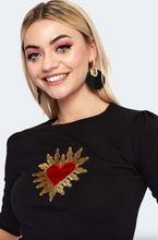 Laden Sie das Bild in den Galerie-Viewer, Feiner Retro-Pulli mit auffälliger Herz‑Stickerei, Queen Of Hearts, Schwarz
