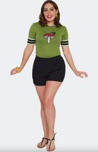 Laden Sie das Bild in den Galerie-Viewer, Pulli Woodland Embroidery mit Pilz-Schnecke-Motiv, Grün
