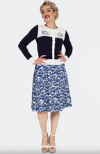 Laden Sie das Bild in den Galerie-Viewer, Maritimer Cardigan mit feiner Schiffsstickerei , Blue Nautical Wave Embroidery, Navy
