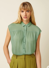 Laden Sie das Bild in den Galerie-Viewer, Vintage Bluse Amy Capo 40's, Minty Meadow
