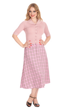 Laden Sie das Bild in den Galerie-Viewer, Cardigan April mit Bubikragen und Druckknöpfen, Blush-Rosa
