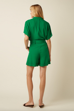 Laden Sie das Bild in den Galerie-Viewer, Bluse Shay Atomic, Atomic, Grün
