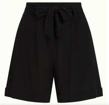 Laden Sie das Bild in den Galerie-Viewer, Bermuda-Shorts Ava Atomic, Schwarz, Plus Size
