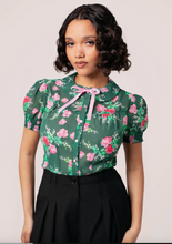 Laden Sie das Bild in den Galerie-Viewer, Bluse Mabel Roses,40's, Grün
