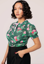 Laden Sie das Bild in den Galerie-Viewer, Bluse Mabel Roses,40's, Grün
