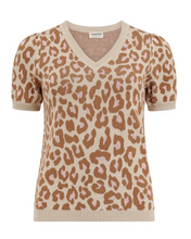 Laden Sie das Bild in den Galerie-Viewer, Feinstrick-Pulli Gayna Oatmeal, Natural Leopard
