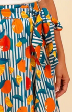 Laden Sie das Bild in den Galerie-Viewer, Swingrock mit Orangenmotiv- Gestreift
