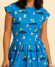 Laden Sie das Bild in den Galerie-Viewer, Swingkleid Gina Lighthouses, Blau
