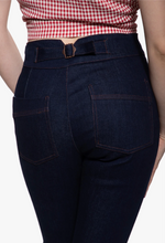 Laden Sie das Bild in den Galerie-Viewer, Capri Jeans 'Joan' , Denim
