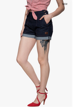 Laden Sie das Bild in den Galerie-Viewer, Josie Denim Shorts, Dark Blue- Wash
