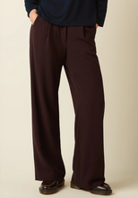 Laden Sie das Bild in den Galerie-Viewer, Lynn Pants Woven Crepe, Braun
