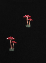 Laden Sie das Bild in den Galerie-Viewer, Kurzarm Pullover Mushroom Dreams,Schwarz

